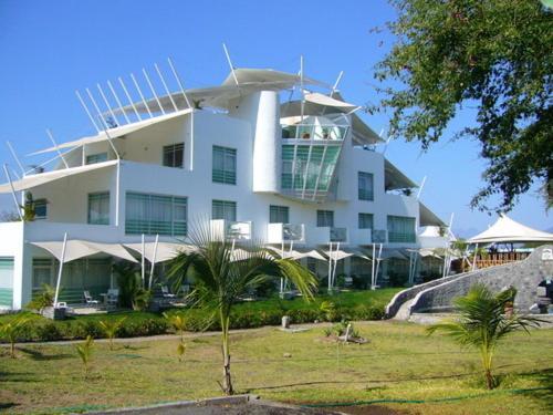 Montroi Hotel Colima Exterior photo