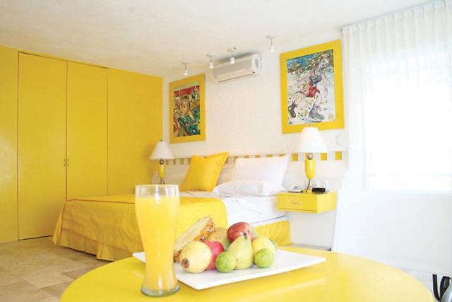 Montroi Hotel Colima Room photo